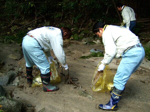石手川ダム上流域河川等清掃